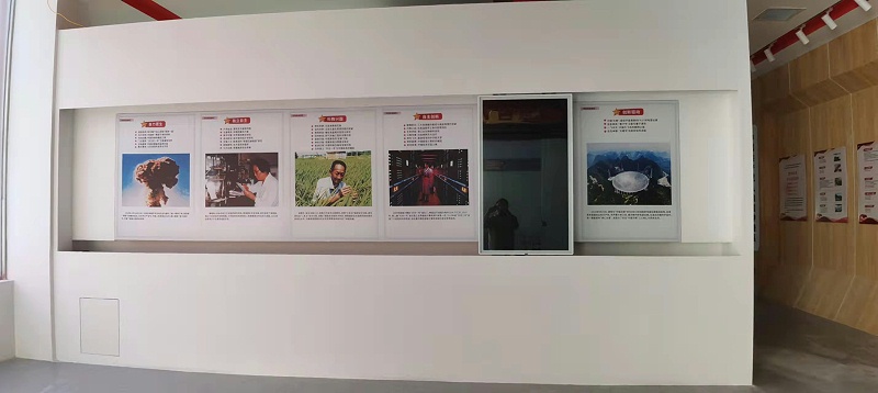 廣州工貿技術學院滑軌屏項目安裝現(xiàn)場