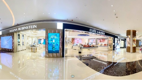 告別傳統(tǒng)海報！新一代廣告機如何用AI撬動千億營銷市場